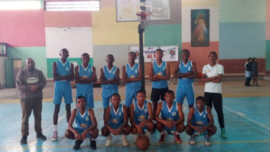 Phases finales électriques du basketball All Step