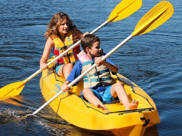 Sécurité et bonnes pratiques pour kayak et snorkel autour des