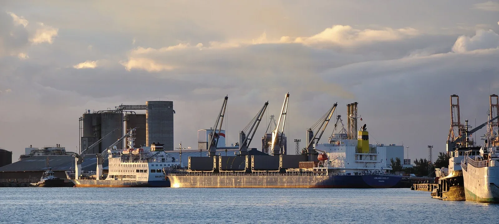 Le Mauritius Trochetia à quai à Port-Louis. Photographie d’archive de 2011 ; les départs et l’accueil de passagers sont à confirmer auprès de l’armateur.
